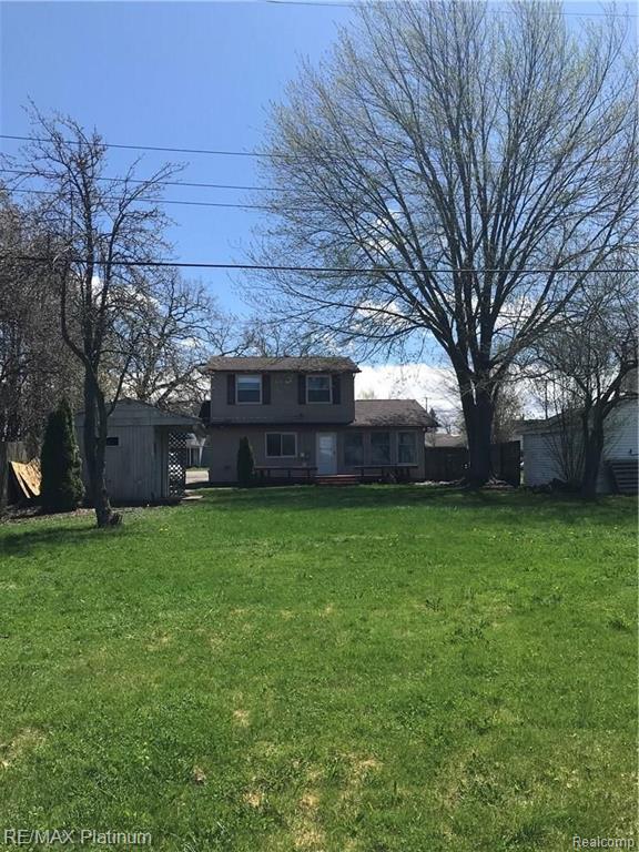 1846 South Hughes Road Brighton, MI 48114 - Photo 10 of 33