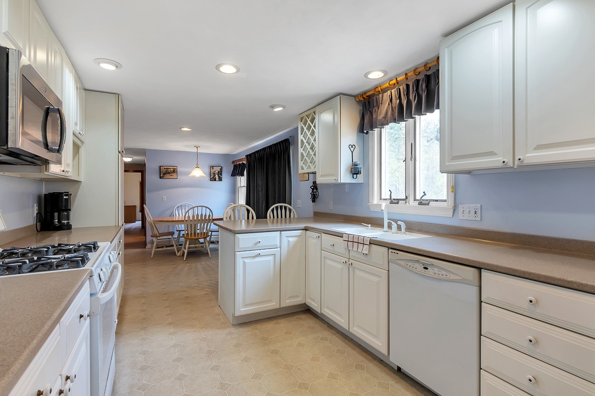 65 Fox Garrison Road Lee, NH 03861 - Photo 24 of 36