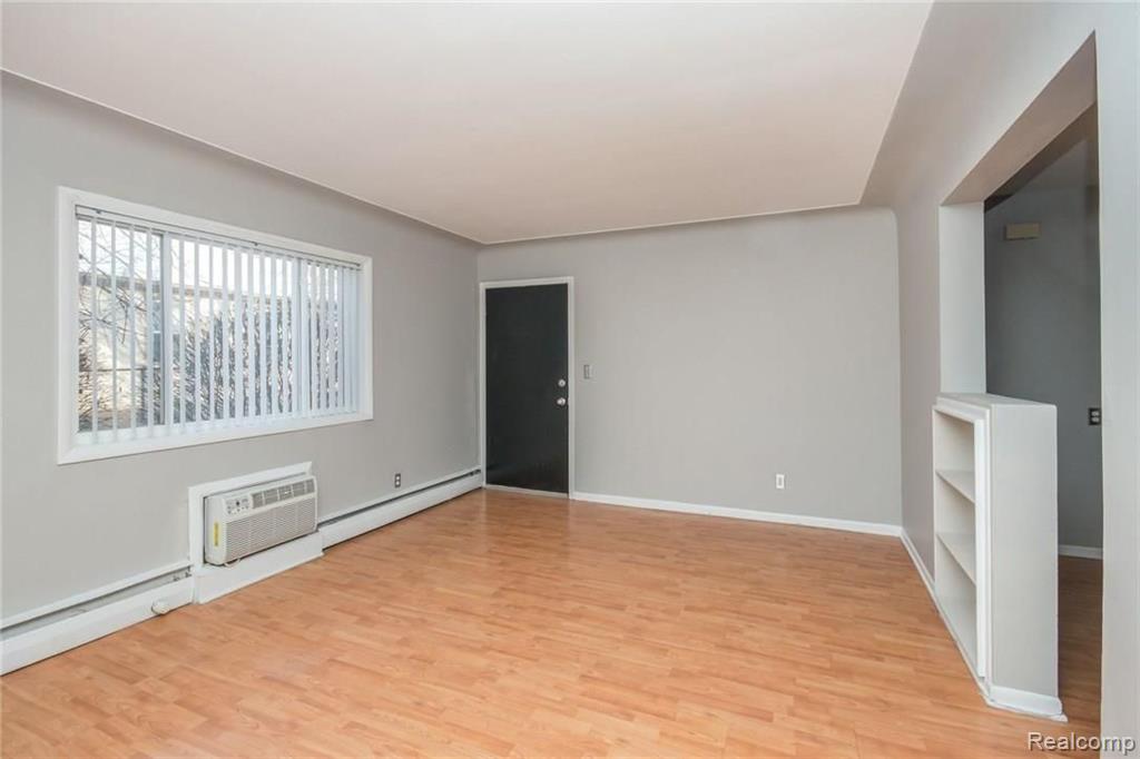 649 West Maple Road, Unit 6492 Clawson, MI 48017 - Photo 7 of 27