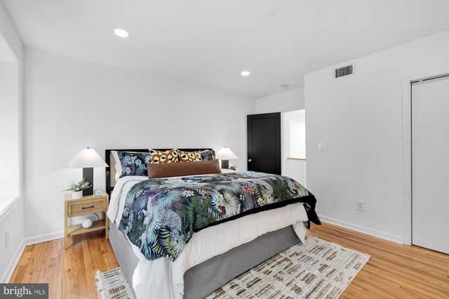 $825,000 | 235 14th Street Southeast, Washington, DC 20003