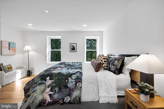 $825,000 | 235 14th Street Southeast, Washington, DC 20003