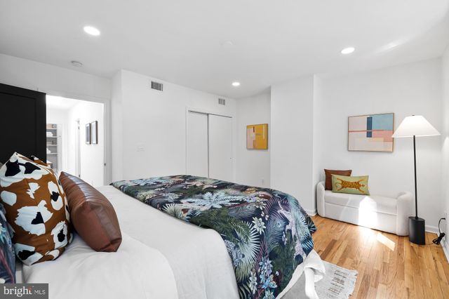 $825,000 | 235 14th Street Southeast, Washington, DC 20003