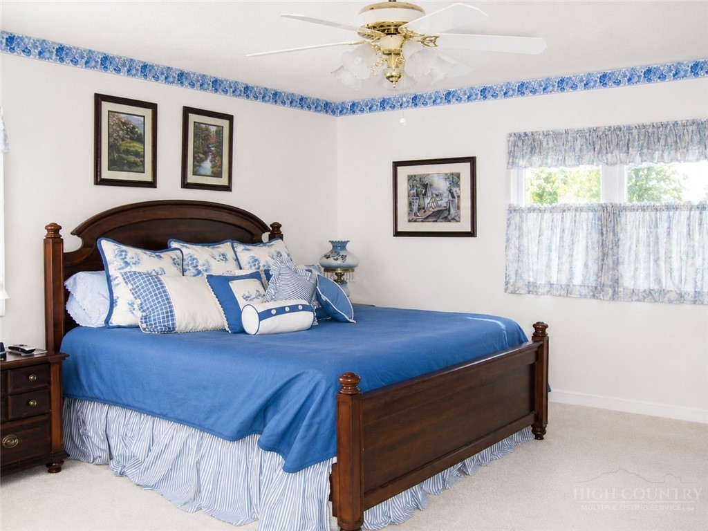 182 River Hills Road Lansing, NC 28643 - Photo 10 of 19
