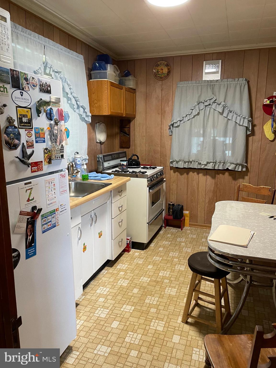 26 Clipper Road Essex, MD 21221 - Photo 4 of 23 Kitchen