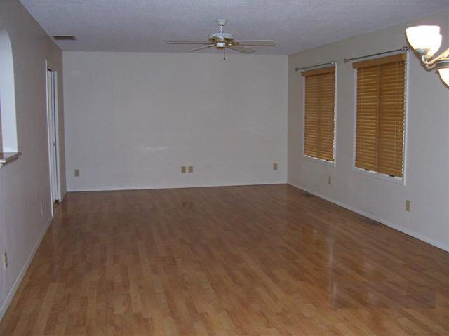 3811 West Riggin Road Muncie, IN 47304 - Photo 5 of 11 Gallery Image 5