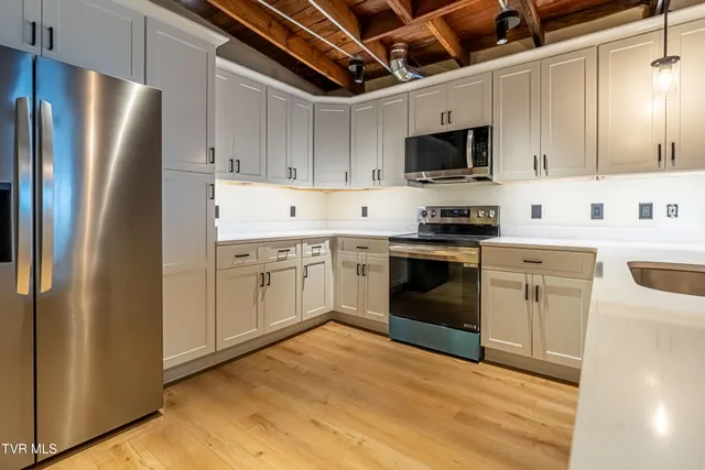 $2,815 | 453 East Main Street, Unit 700, Kingsport, TN 37660