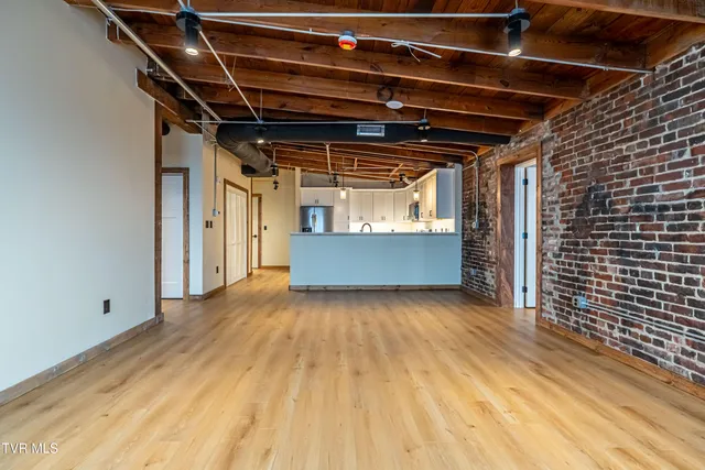 $2,815 | 453 East Main Street, Unit 700, Kingsport, TN 37660