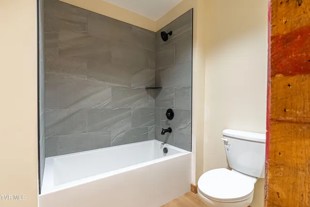 $2,815 | 453 East Main Street, Unit 700, Kingsport, TN 37660