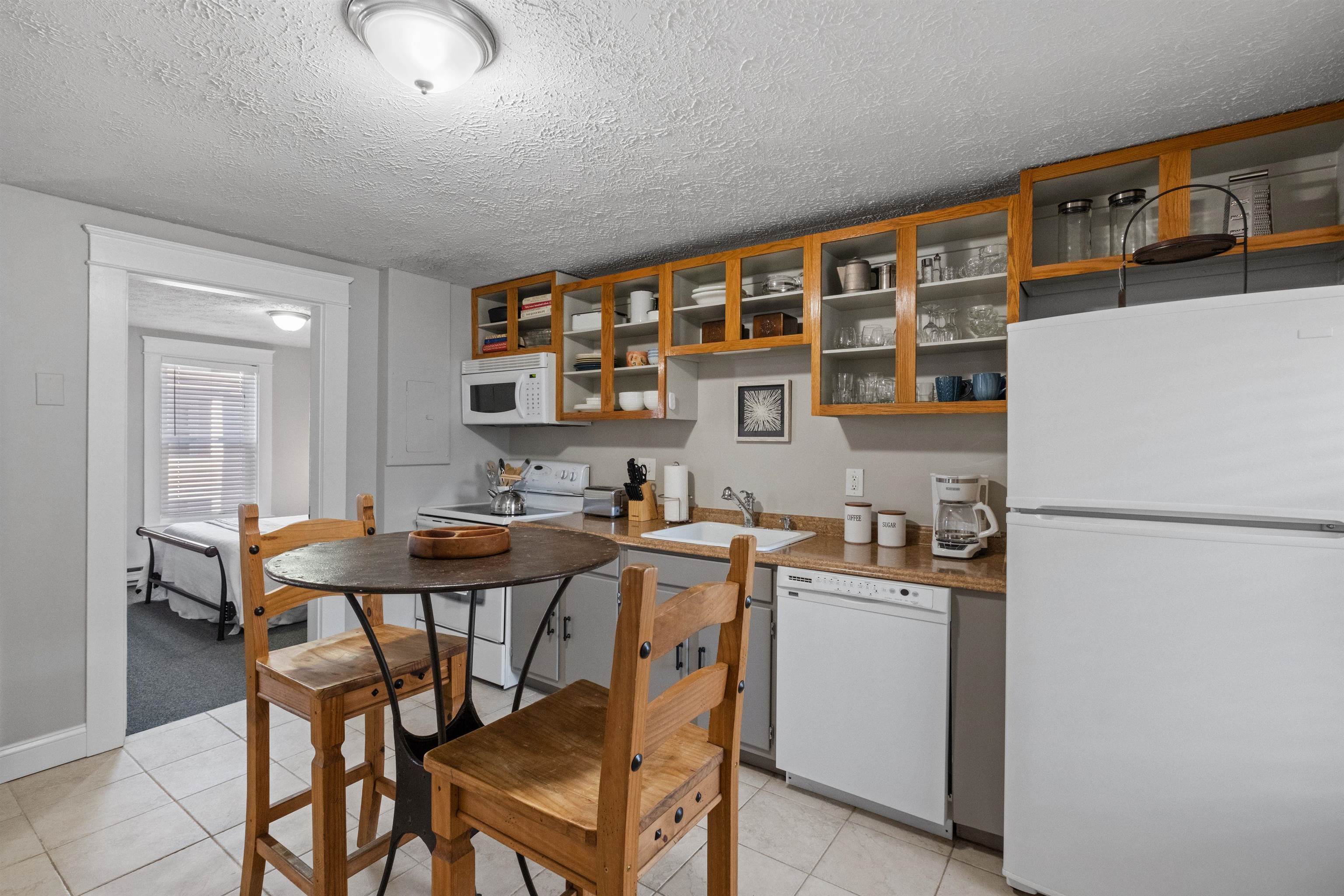 65 South Elm Street, Unit 4 Manchester, NH 03103 - Photo 3 of 22