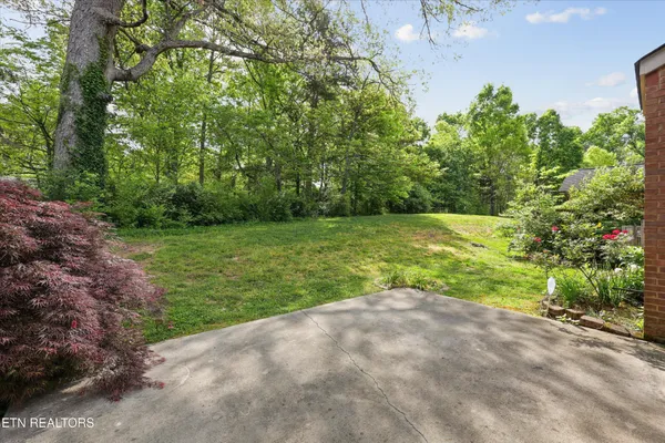 $450,000 | 5082 Dovewood Way, Knoxville, TN 37918