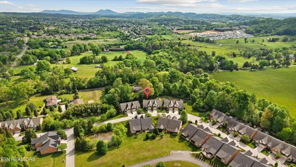 $450,000 | 5082 Dovewood Way, Knoxville, TN 37918