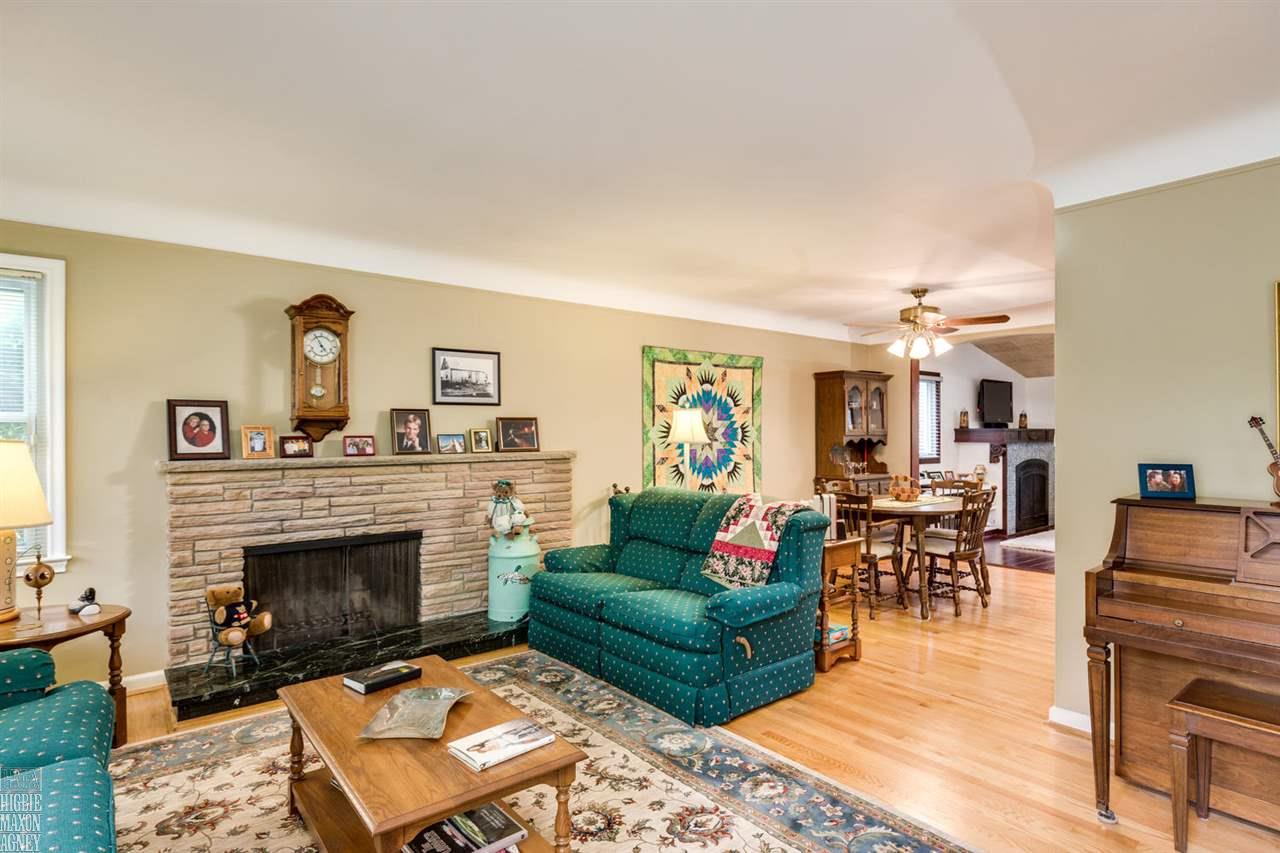 1137 Hawthorne Road Grosse Pointe Woods, MI 48236 - Photo 3 of 31