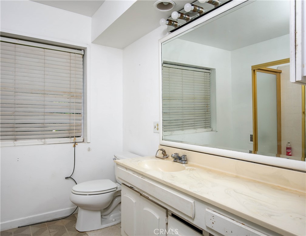20748 Vose Street Winnetka, CA 91306 - Photo 20 of 26