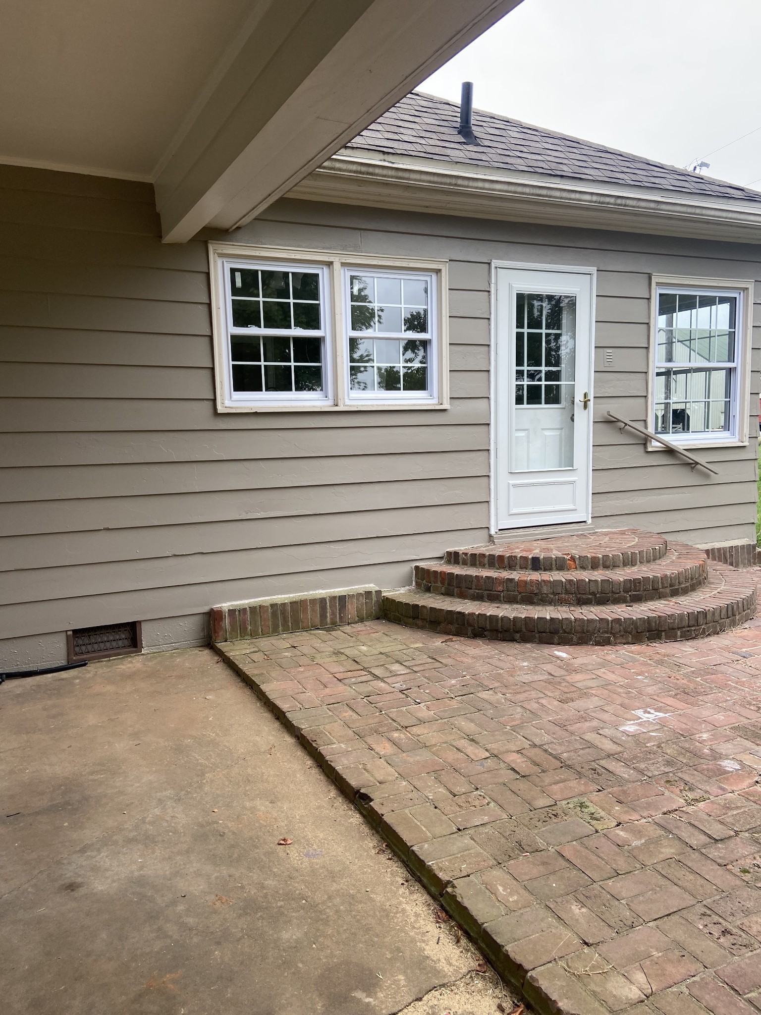 11495 Guthrie Road Guthrie, KY 42234 - Photo 5 of 43 a view of a house with a window