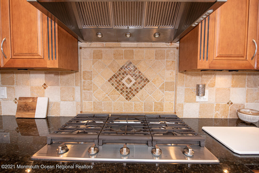 164 Ely Harmony Road Freehold, NJ 07728 - Photo 12 of 48 5 Burner Gas Range