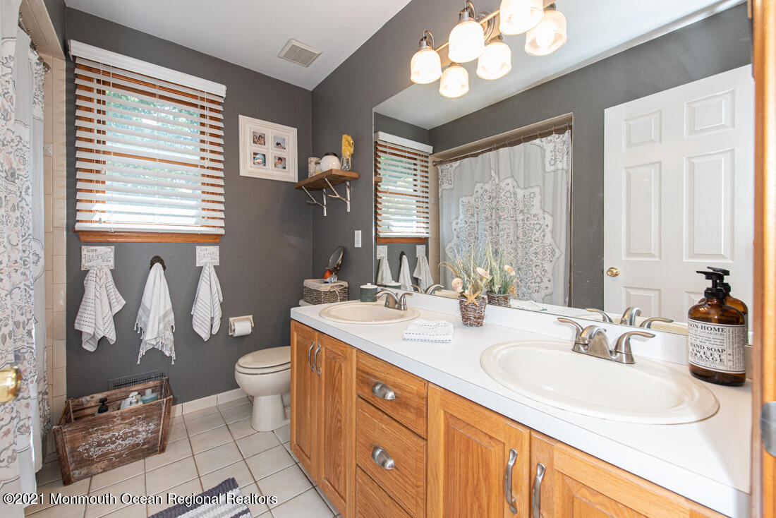 164 Ely Harmony Road Freehold, NJ 07728 - Photo 30 of 48 Full BA