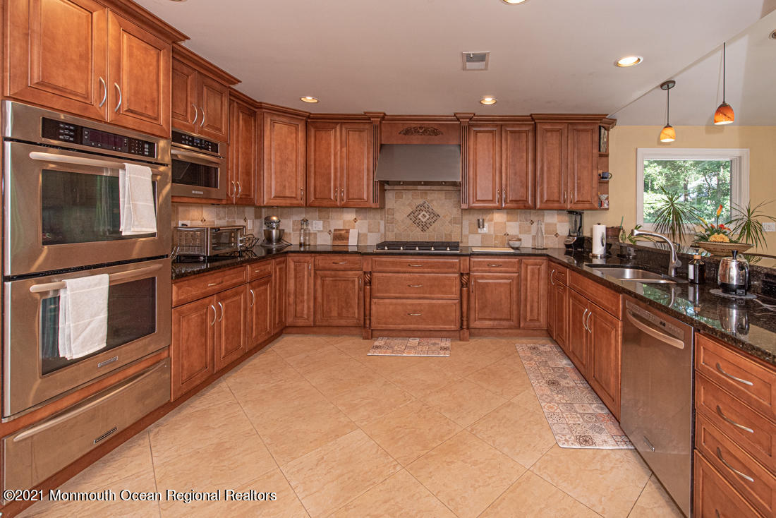 164 Ely Harmony Road Freehold, NJ 07728 - Photo 10 of 48 Kitchen
