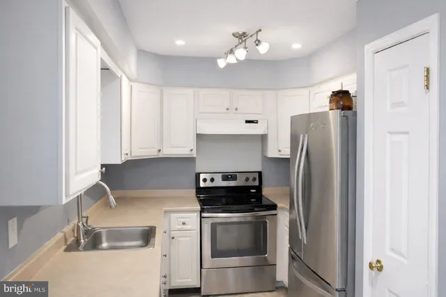 $360,000 | 303 Foxwood Lane, Marlton, NJ 08053