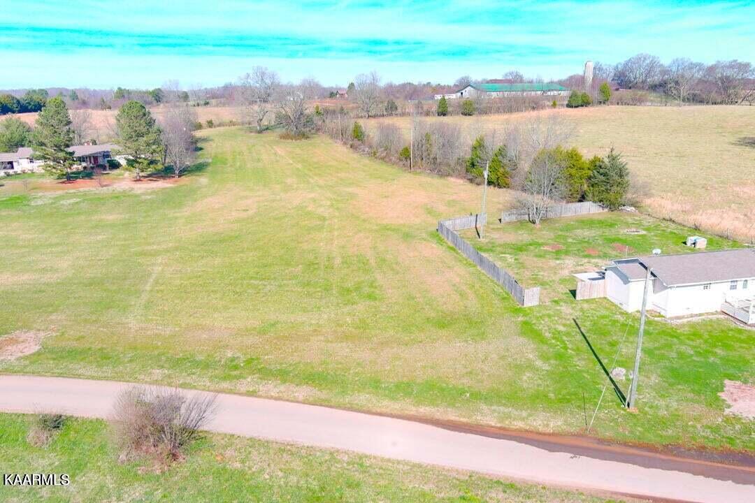 445 Bellview Road Greenback, TN 37742 - Photo 3 of 9 20220113191757048979000000-o