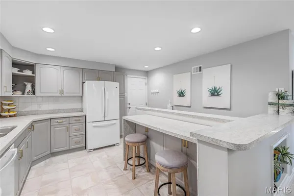 $335,000 | 839 Meadow Acres Lane, St. Louis, MO 63125