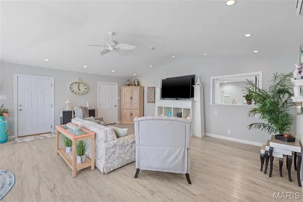 $335,000 | 839 Meadow Acres Lane, St. Louis, MO 63125