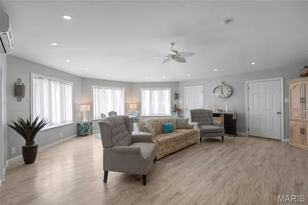 $335,000 | 839 Meadow Acres Lane, St. Louis, MO 63125