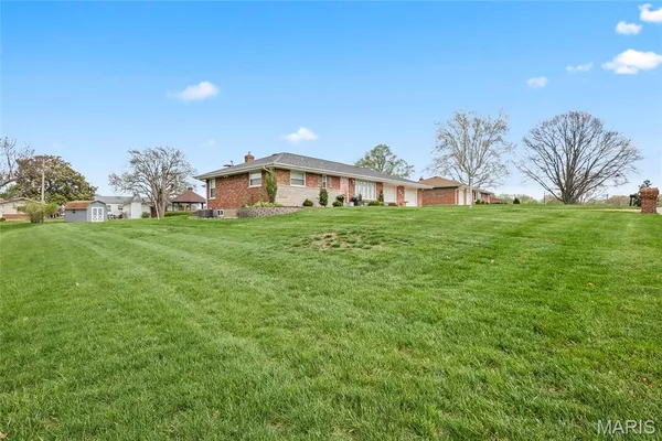 $335,000 | 839 Meadow Acres Lane, St. Louis, MO 63125