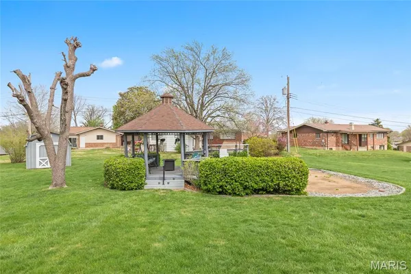 $335,000 | 839 Meadow Acres Lane, St. Louis, MO 63125