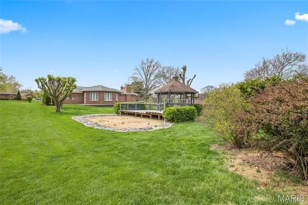 $335,000 | 839 Meadow Acres Lane, St. Louis, MO 63125