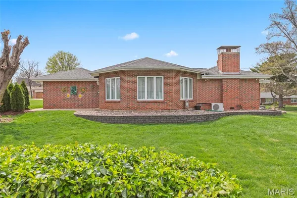 $335,000 | 839 Meadow Acres Lane, St. Louis, MO 63125