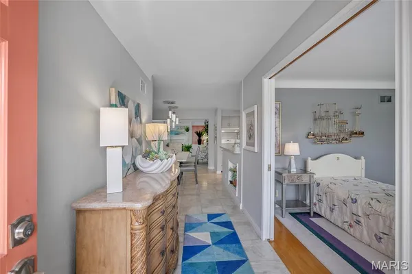 $335,000 | 839 Meadow Acres Lane, St. Louis, MO 63125