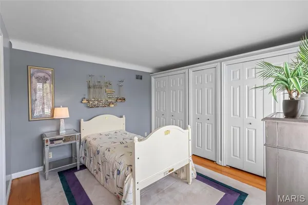 $335,000 | 839 Meadow Acres Lane, St. Louis, MO 63125