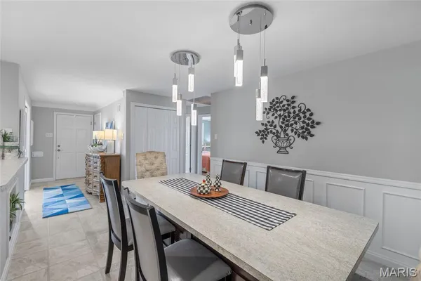 $335,000 | 839 Meadow Acres Lane, St. Louis, MO 63125