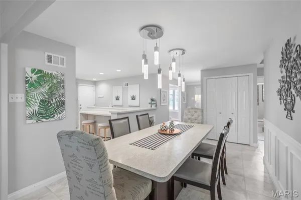 $335,000 | 839 Meadow Acres Lane, St. Louis, MO 63125