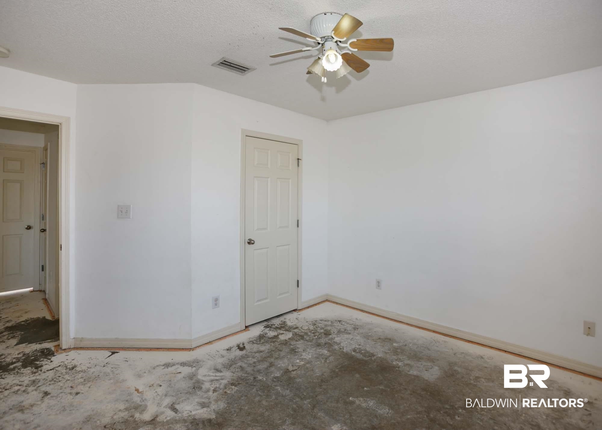 2530 Ashburn Lane Foley, AL 36535 - Photo 41 of 46 Spare room featuring ceiling fan and a textured ceiling