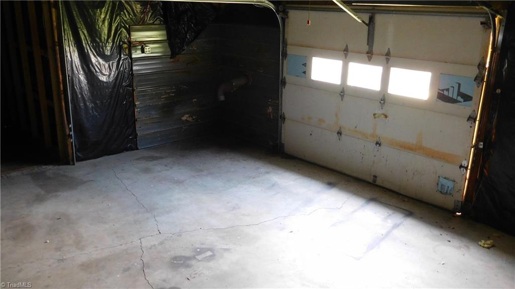 1334 White Rock Road Pinnacle, NC 27043 - Photo 16 of 27 Plenty of space for storage or for working in.
