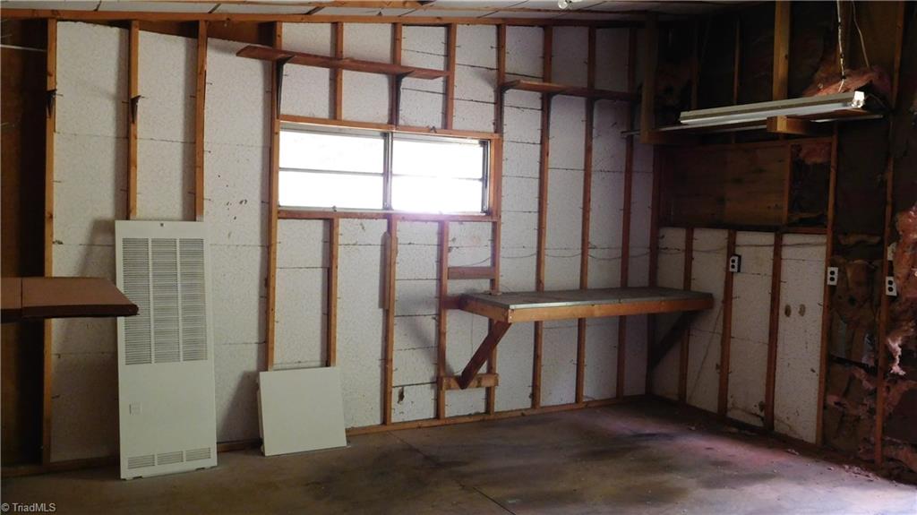 1334 White Rock Road Pinnacle, NC 27043 - Photo 18 of 27 Workshop.