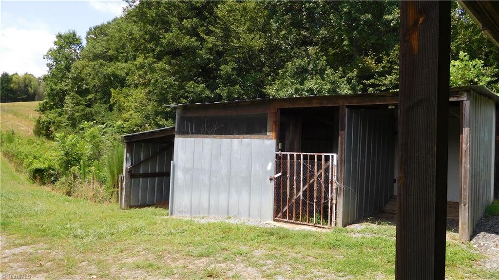 1334 White Rock Road Pinnacle, NC 27043 - Photo 23 of 27 Barn like structure.