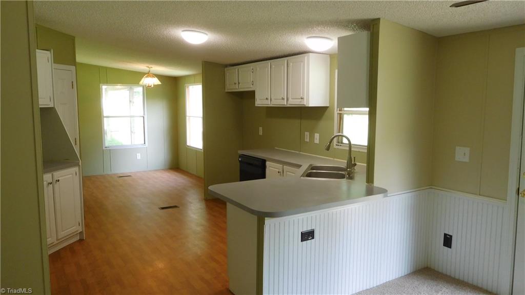1334 White Rock Road Pinnacle, NC 27043 - Photo 5 of 27 Large eat-in Kitchen plus DR.