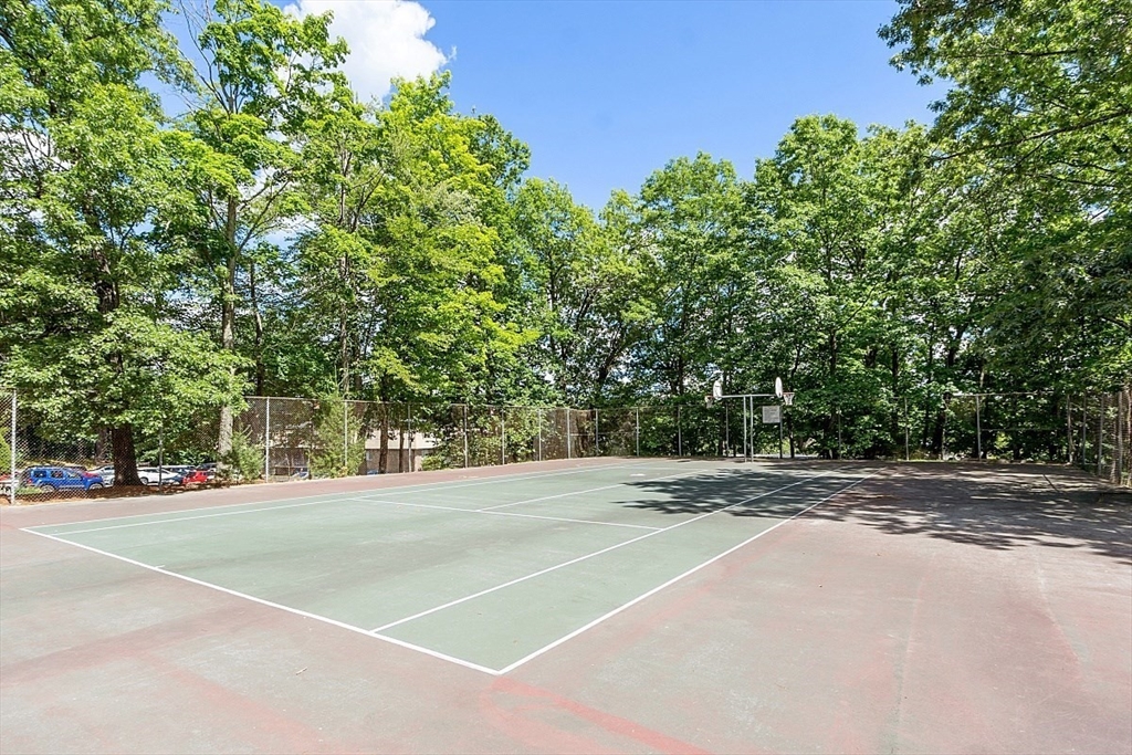 3 Pembroke Drive, Unit 5 Derry, NH 03038 - Photo 9 of 15 a view of a basketball court