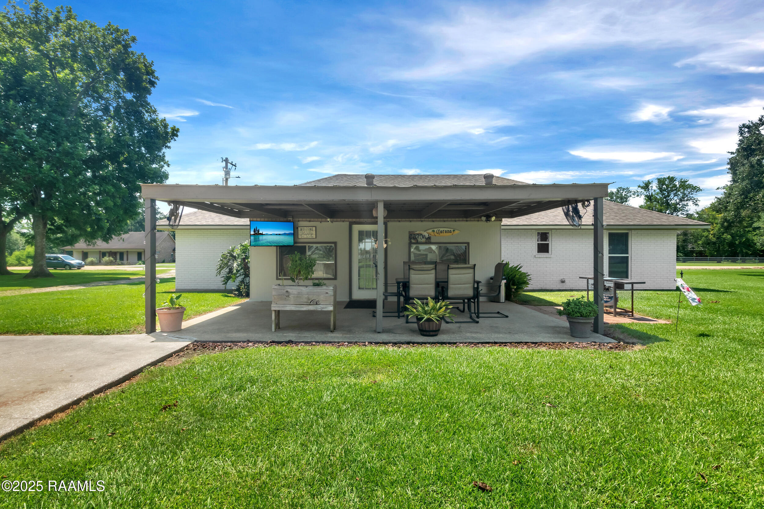209 Alva Road Youngsville, LA 70592 - Photo 17 of 33 Perfect Gathering Spot