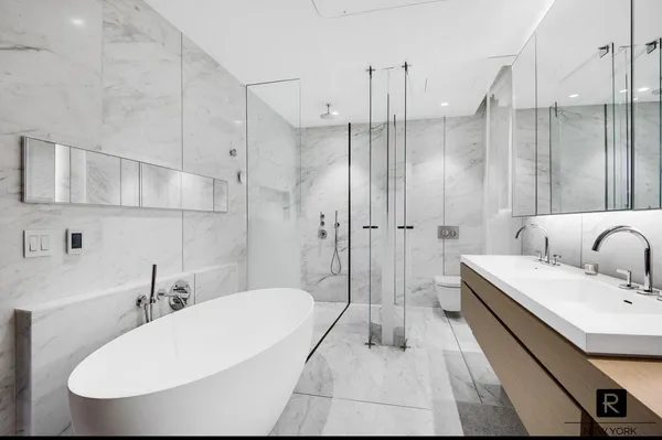 $4,200,000 | 565 Broome Street, Unit S8C | Hudson Square