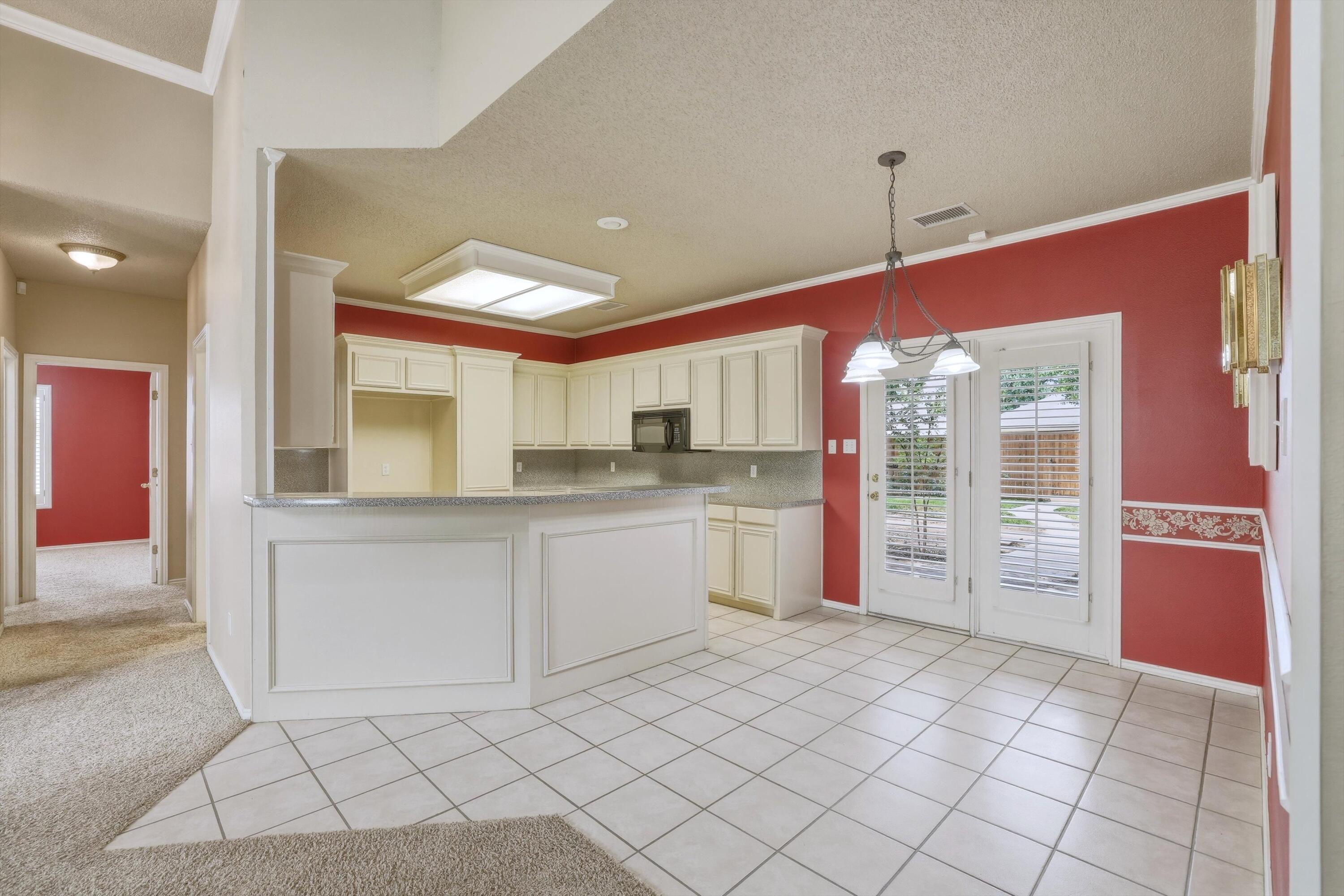 5419 70th Street Lubbock, TX 79424 - Photo 6 of 28 10-5419_70th_Street_014_DxO