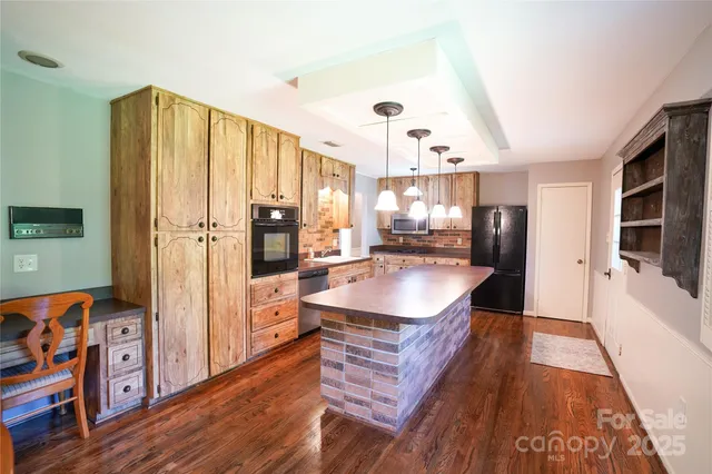 $675,000 | 262 Rooster Cove, Brevard, NC 28712