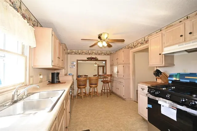 $749,000 | 501 North Platte Avenue, Edgerton, MO 64444