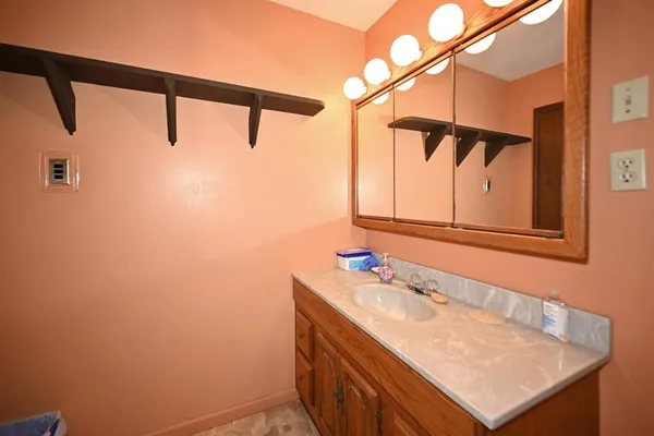 $675,000 | 501 North Platte Avenue, Edgerton, MO 64444