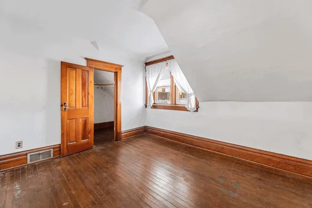 $1 | 104 Center Street, Wonewoc, WI 53968