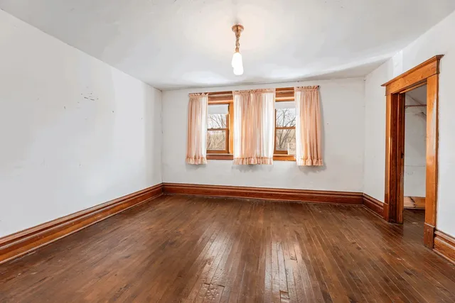 $1 | 104 Center Street, Wonewoc, WI 53968