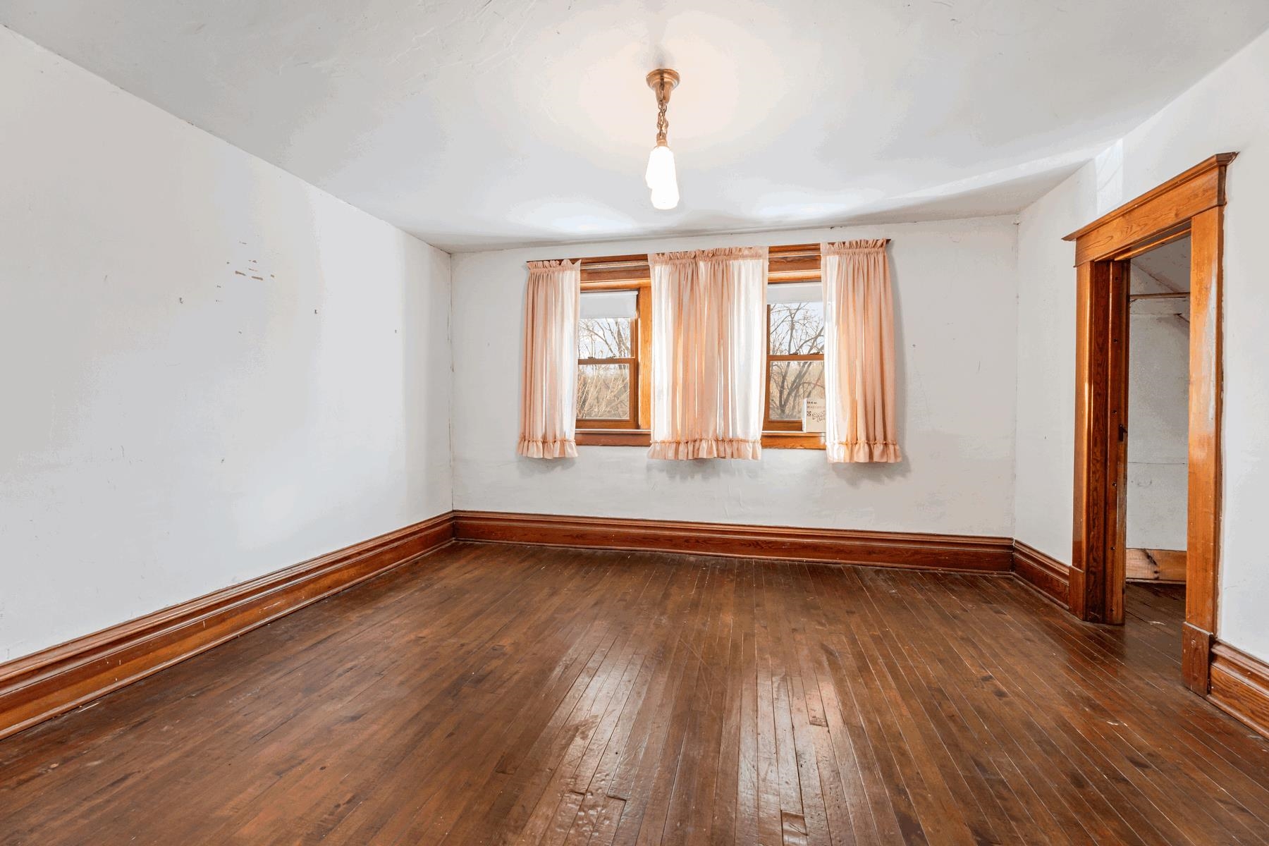 104 Center Street Wonewoc, WI 53968 - Photo 14 of 27