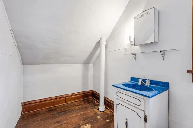 $1 | 104 Center Street, Wonewoc, WI 53968